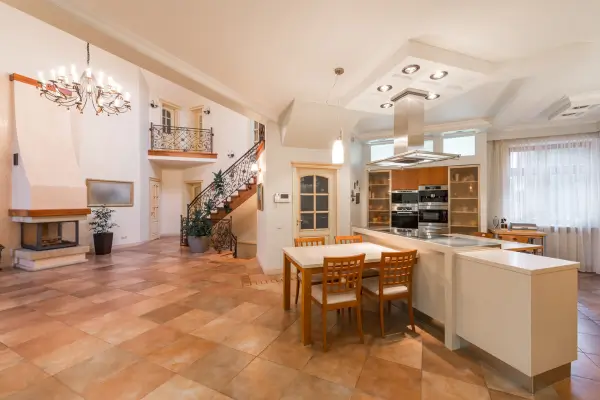 Como simplificar sua Rotina de arrumação em casas grandes